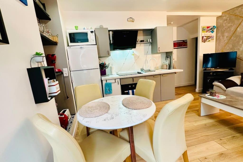 Appartement Jardin Du Palais- Relaxation Centrale ภายนอก รูปภาพ